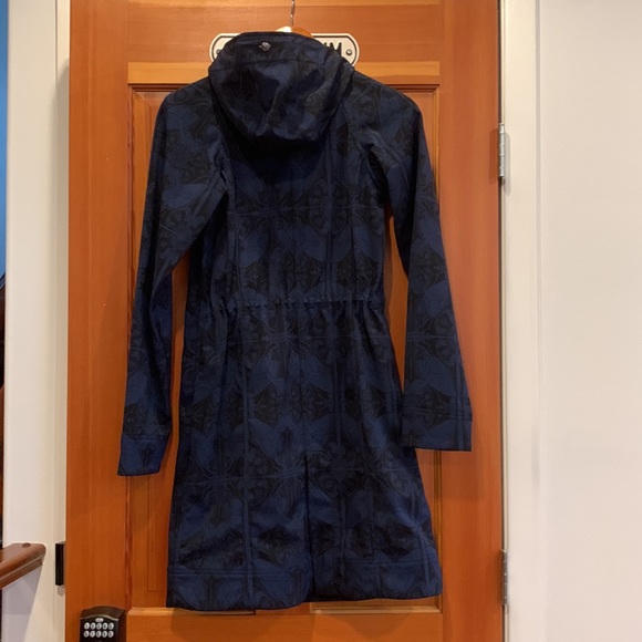 Lululemon Waterproof jacket - Picture 3 of 7